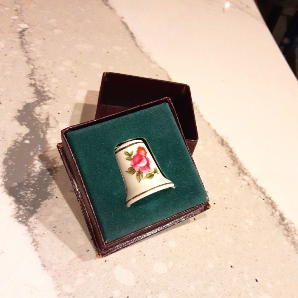 Vintage Chadwick‎ Bone China Thimble Original Box
